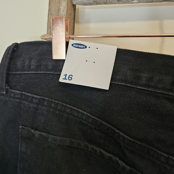 ⭐️40% Off⭐️ Old Navy Dad Shorts in Faded Black - Picture 12 of 14